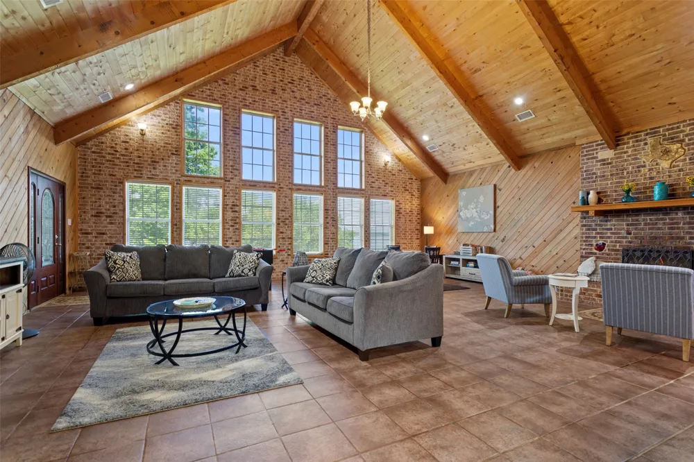 1193 Dogwood Drive Chandler, TX 75758