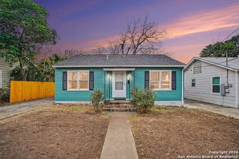 712 Lynwood