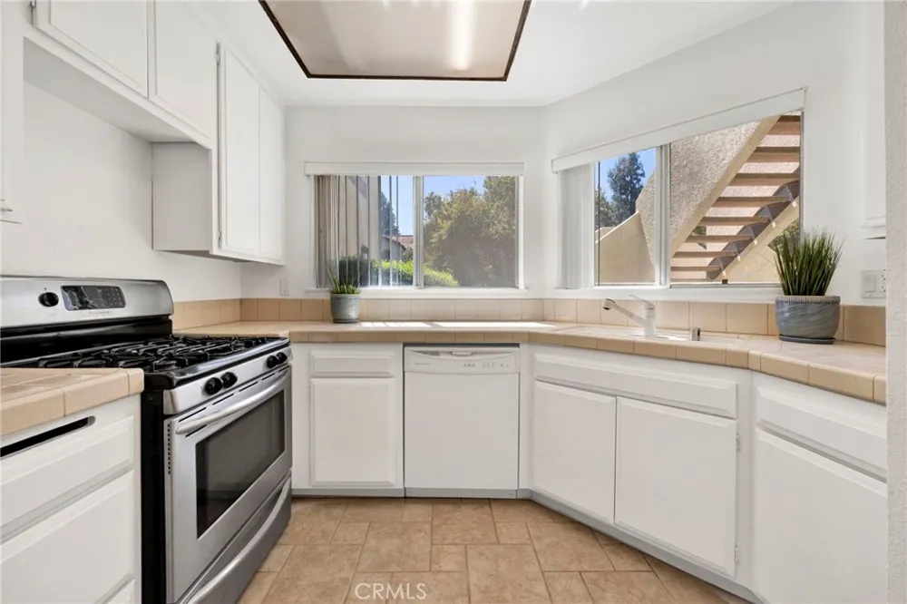 3210 Darby Street #102 Simi Valley, CA 93063