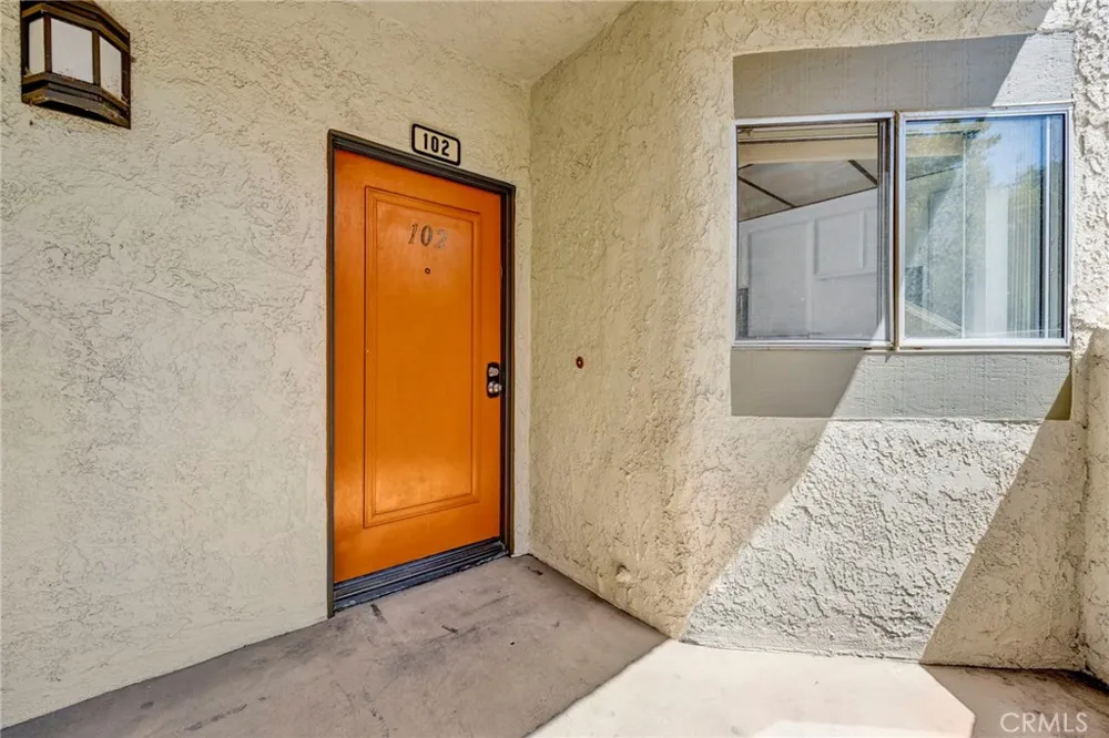 3210 Darby Street #102 Simi Valley, CA 93063