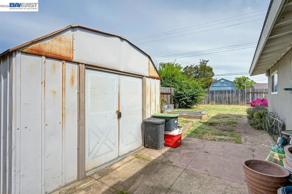 3637 Centinella Drive North Highlands, CA 95660