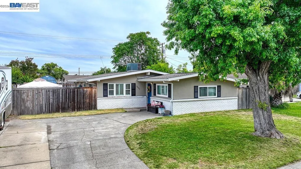 3637 Centinella Drive North Highlands, CA 95660