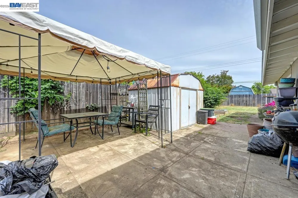 3637 Centinella Drive North Highlands, CA 95660