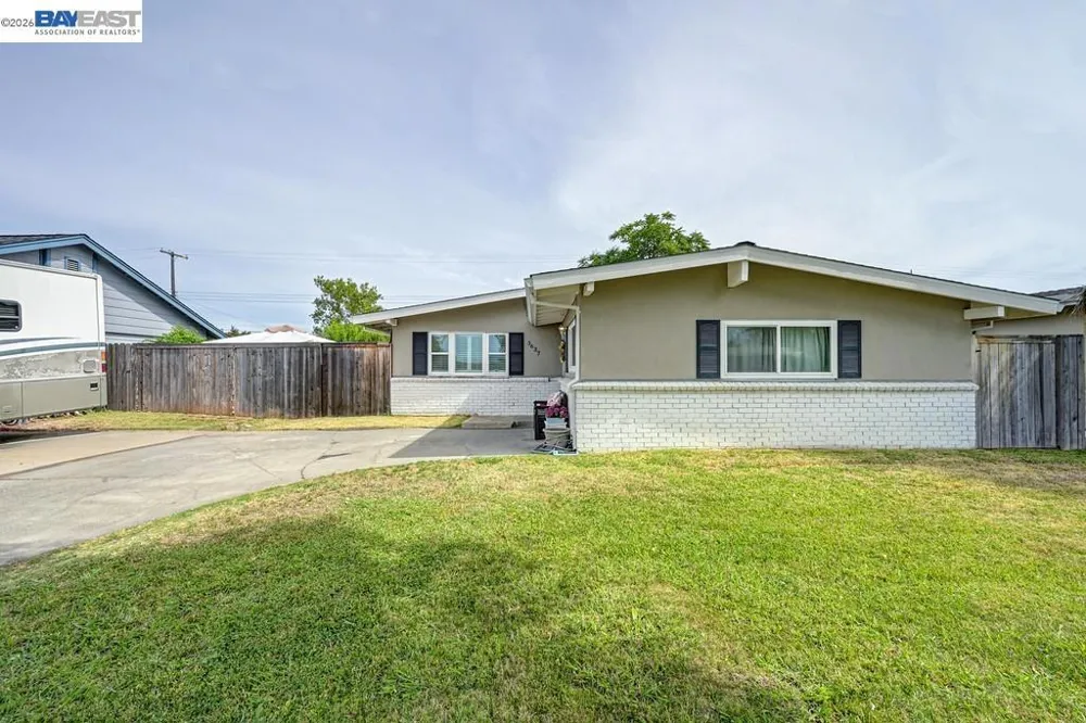 3637 Centinella Drive North Highlands, CA 95660