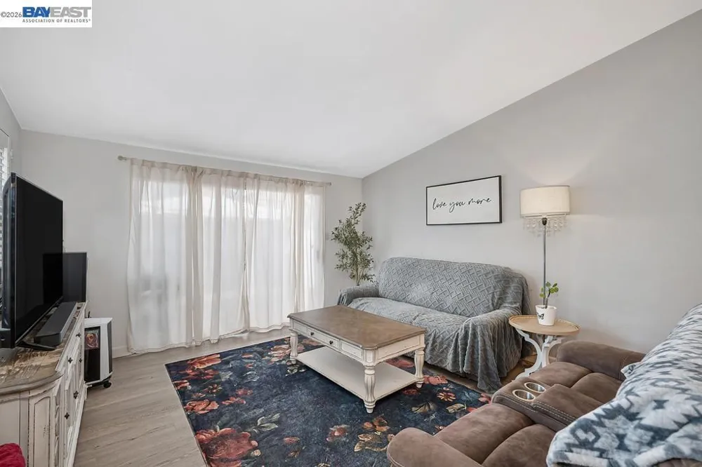 3637 Centinella Drive North Highlands, CA 95660