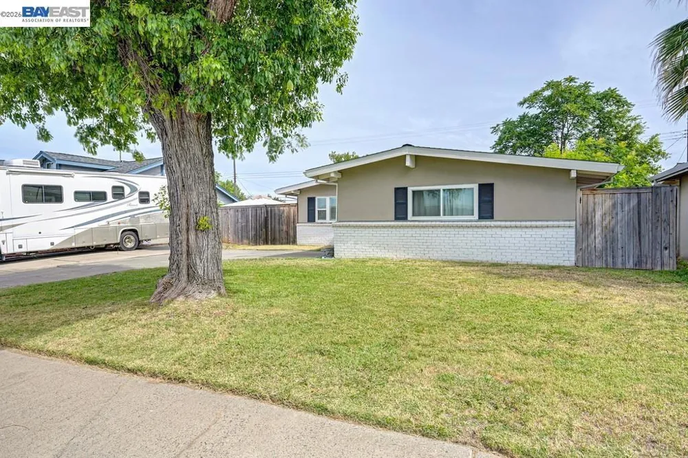 3637 Centinella Drive North Highlands, CA 95660