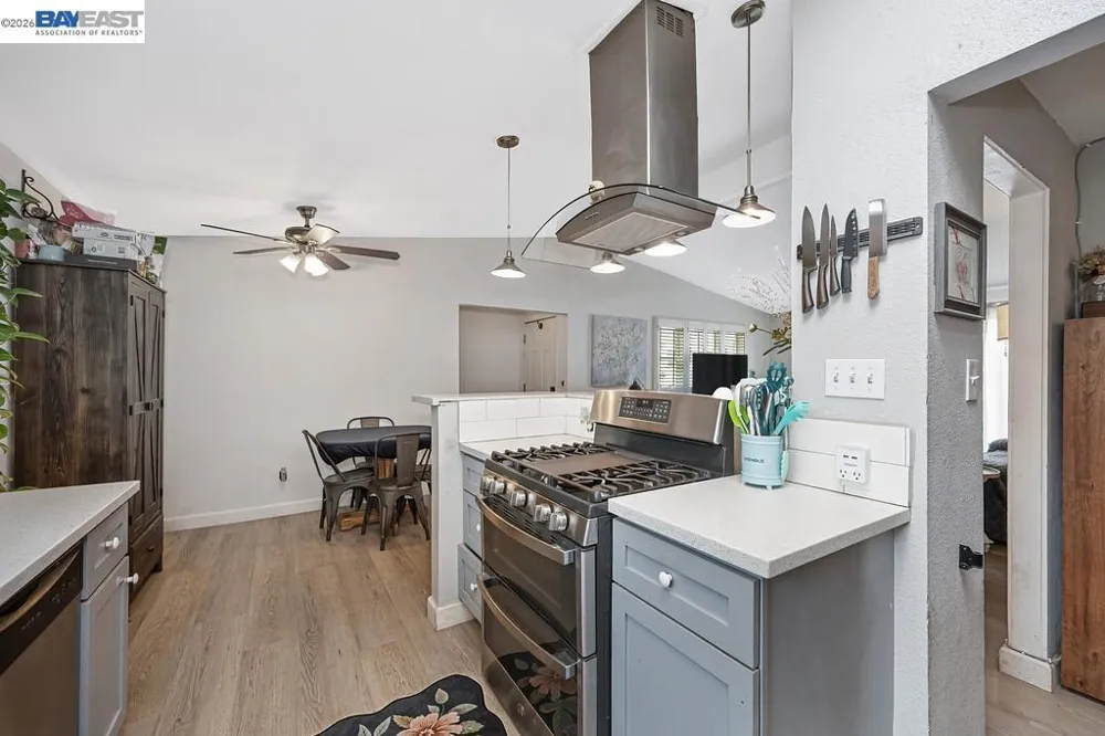3637 Centinella Drive North Highlands, CA 95660