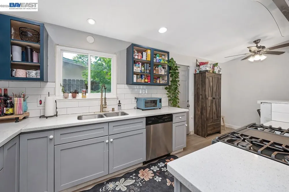 3637 Centinella Drive North Highlands, CA 95660