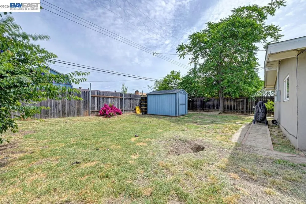 3637 Centinella Drive North Highlands, CA 95660