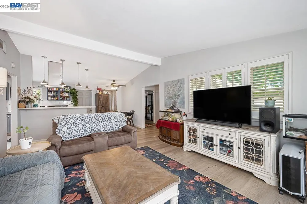 3637 Centinella Drive North Highlands, CA 95660