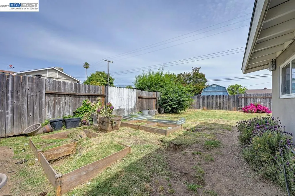 3637 Centinella Drive North Highlands, CA 95660