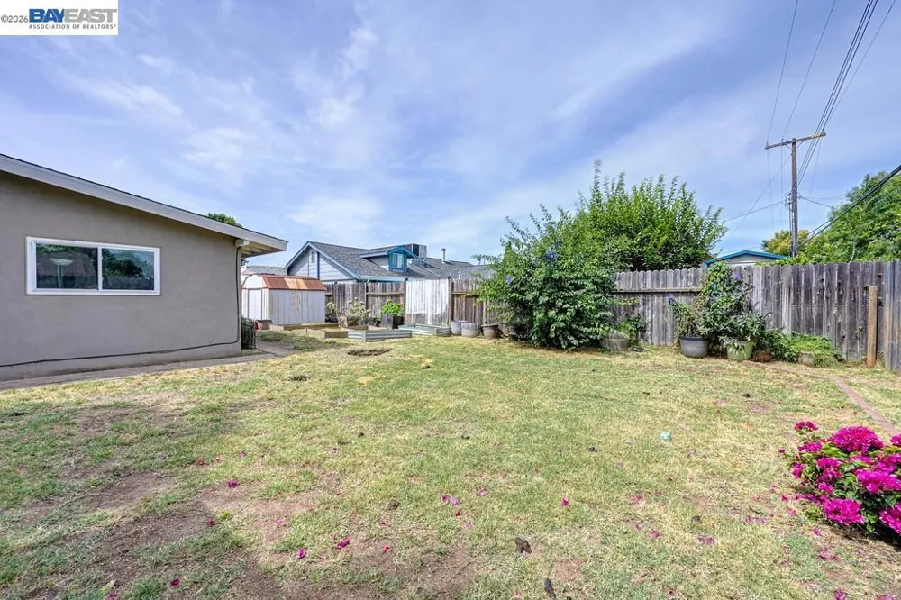 3637 Centinella Drive North Highlands, CA 95660