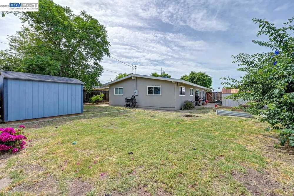 3637 Centinella Drive North Highlands, CA 95660