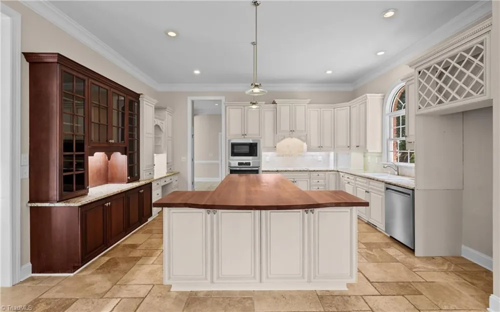 6806 Buckley Drive Summerfield, NC 27358