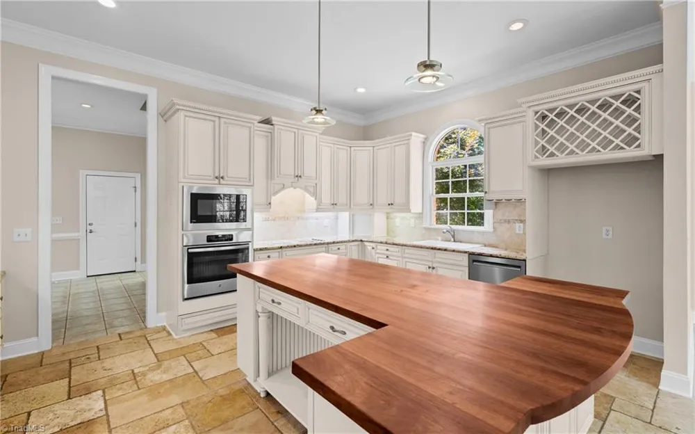 6806 Buckley Drive Summerfield, NC 27358