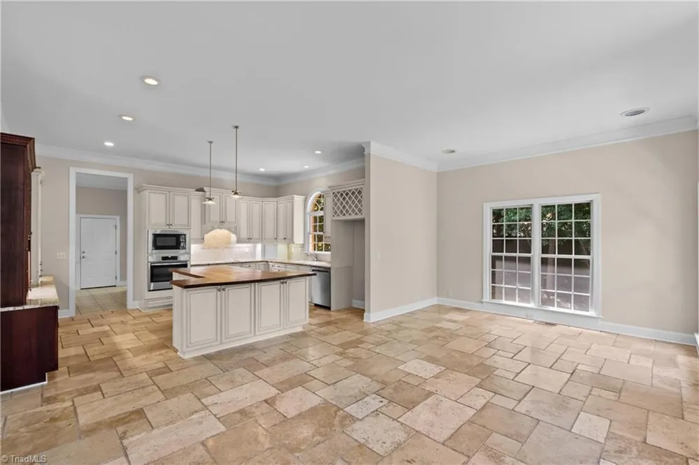 6806 Buckley Drive Summerfield, NC 27358