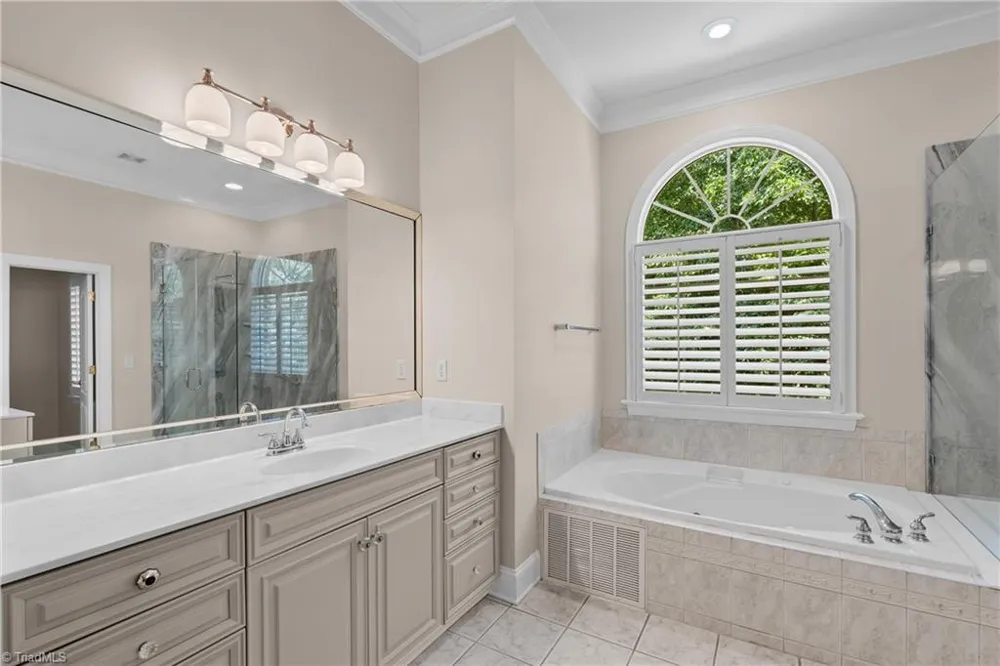 6806 Buckley Drive Summerfield, NC 27358
