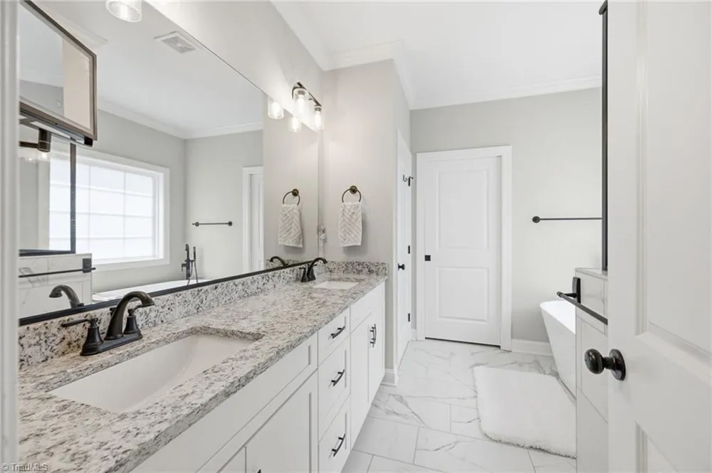 1778 Ramhurst Drive Clemmons, NC 27012