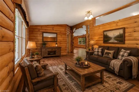 1784 Snowberry Trail