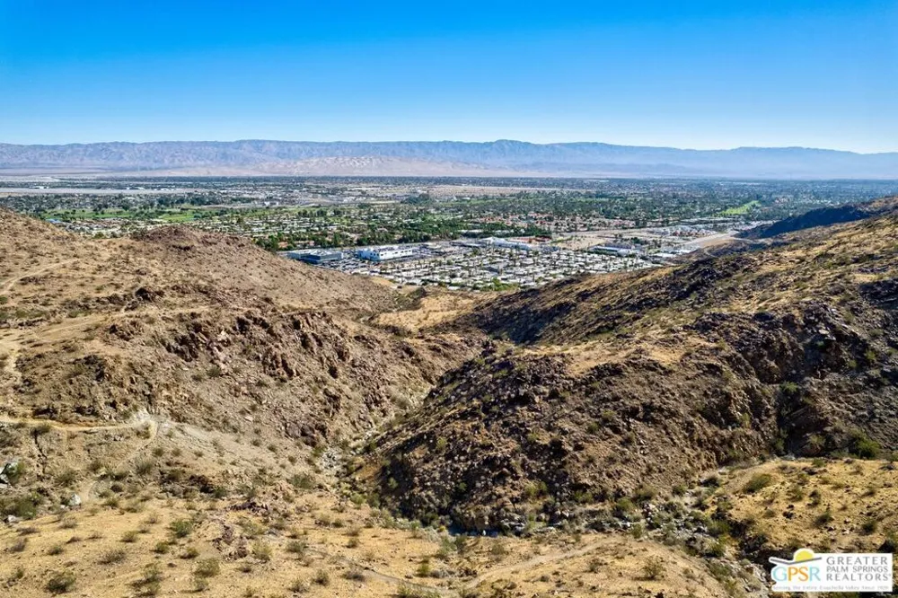 2390 Southridge Dr Palm Springs, CA 92264