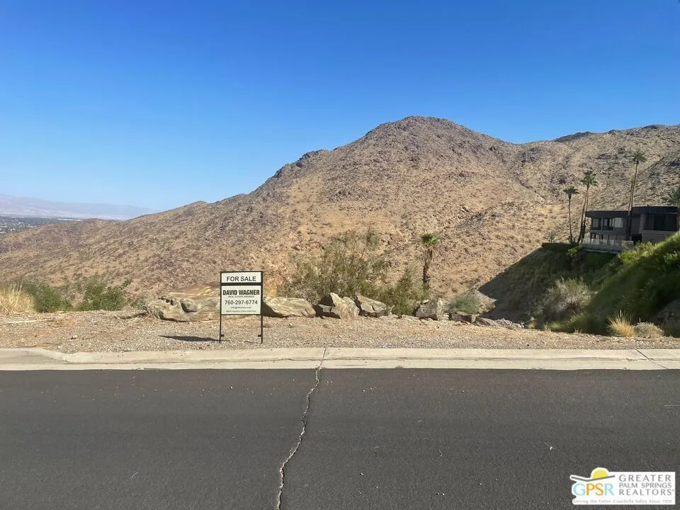 2390 Southridge Dr Palm Springs, CA 92264