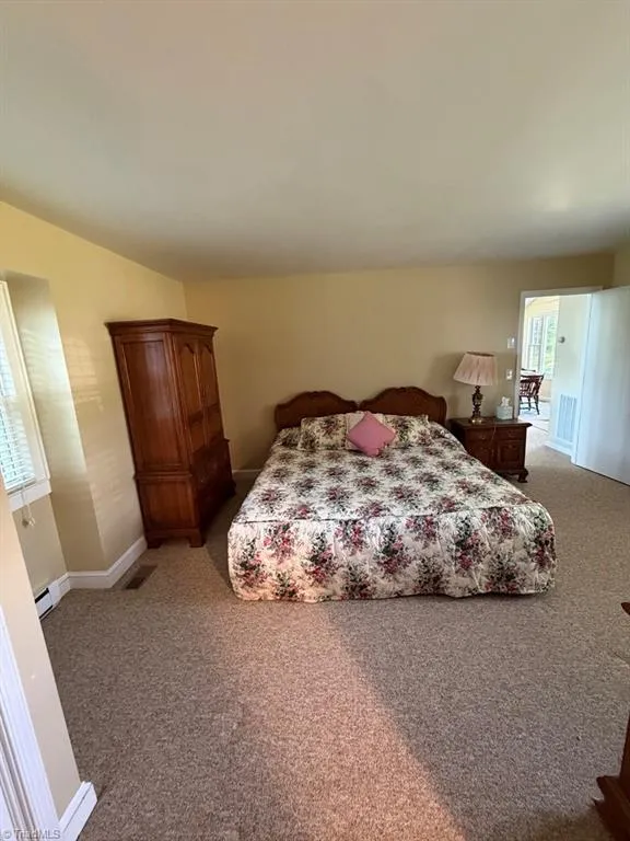 794 RHODODENDRON ROAD Hillsville, VA 24343