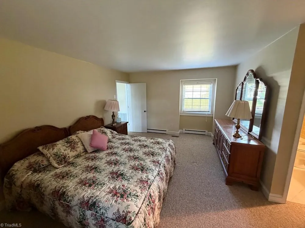 794 RHODODENDRON ROAD Hillsville, VA 24343