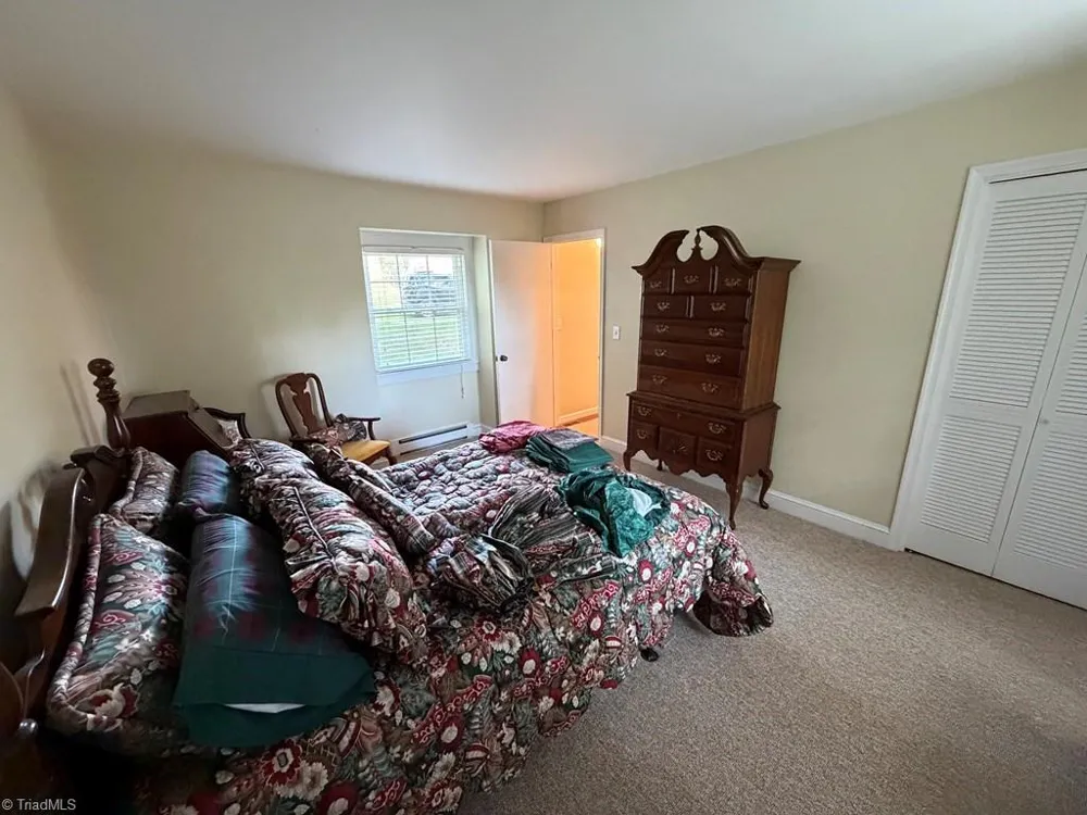 794 RHODODENDRON ROAD Hillsville, VA 24343