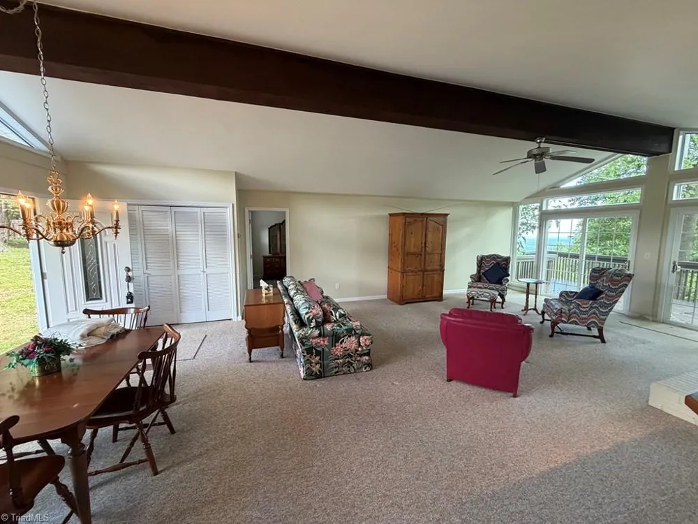 794 RHODODENDRON ROAD Hillsville, VA 24343