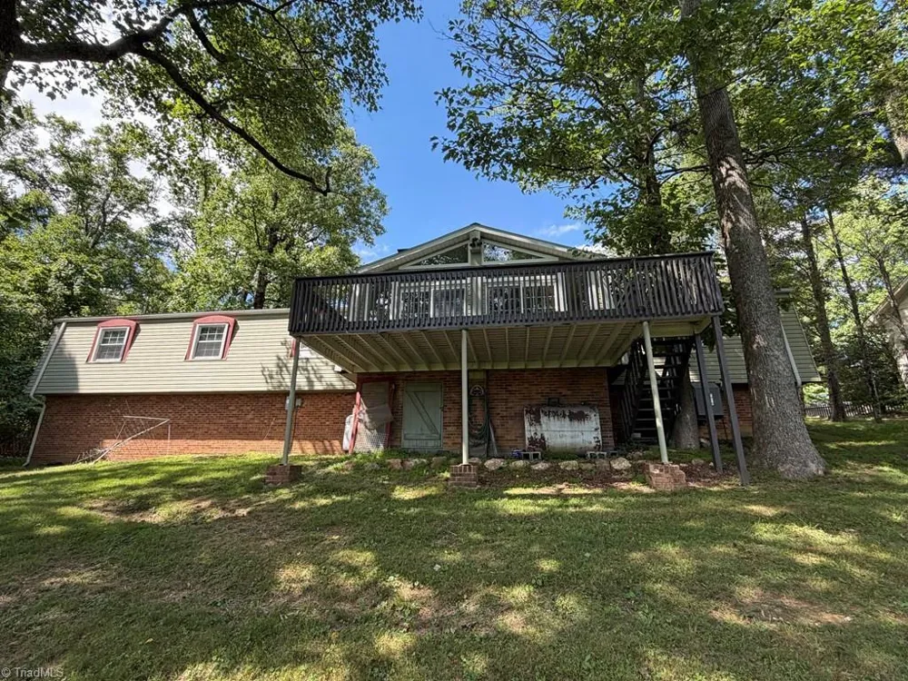794 RHODODENDRON ROAD Hillsville, VA 24343