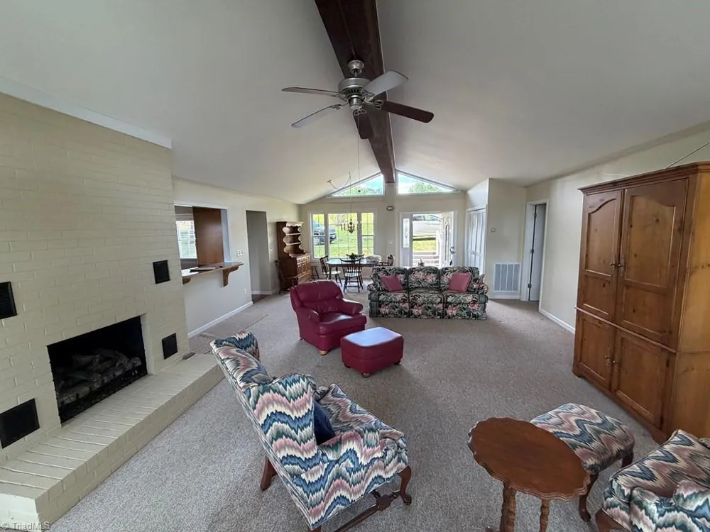 794 RHODODENDRON ROAD Hillsville, VA 24343