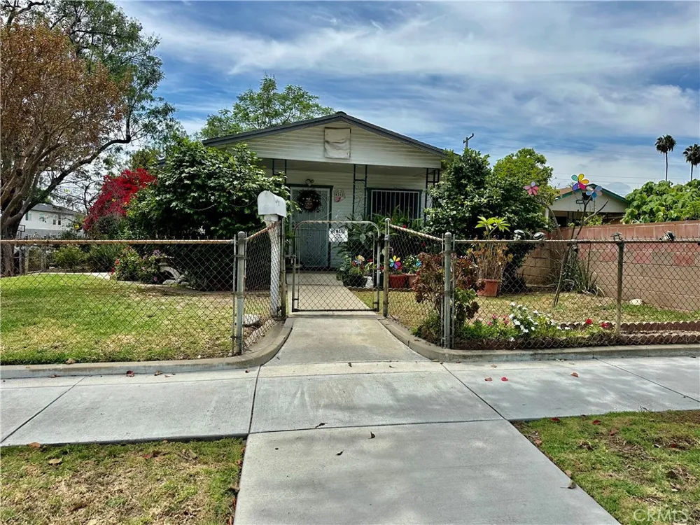 4160 Folsom Street Los Angeles, CA 90063