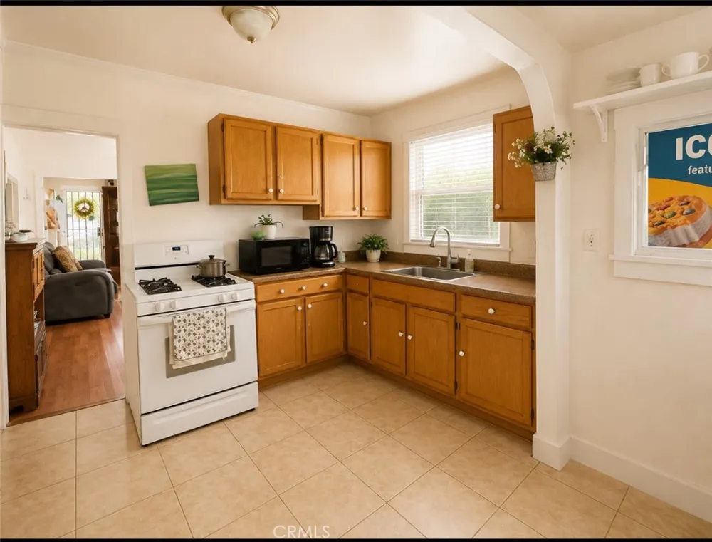 4160 Folsom Street Los Angeles, CA 90063