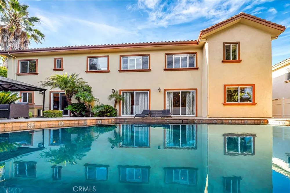 23556 Lull West Hills, CA 91304