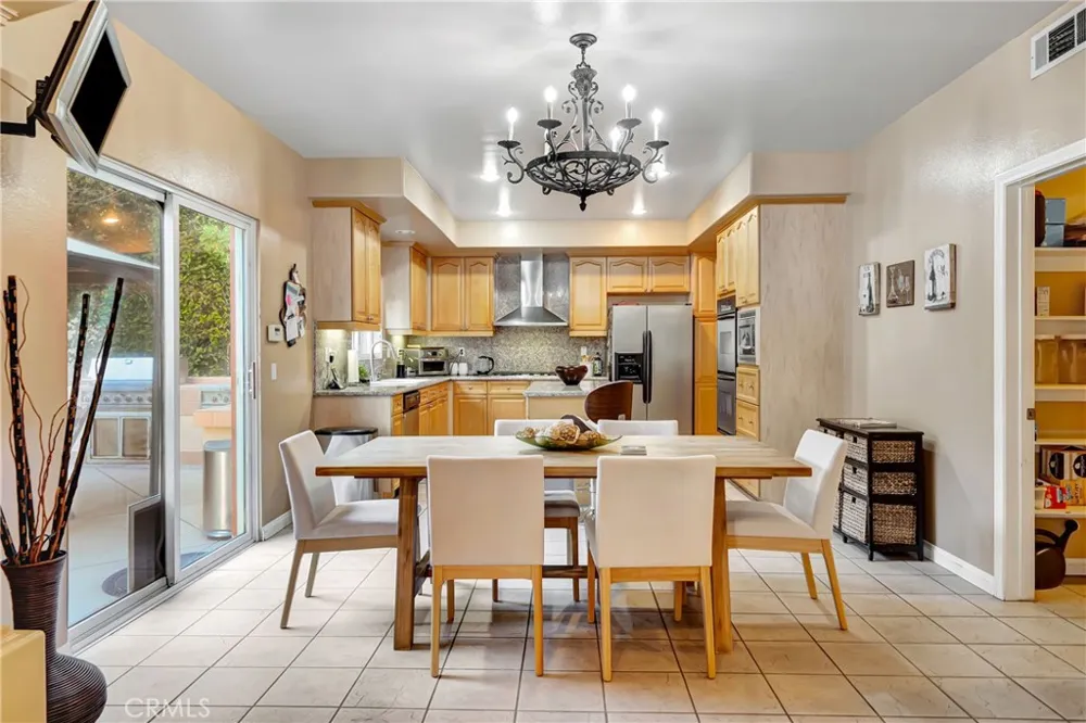 23556 Lull West Hills, CA 91304