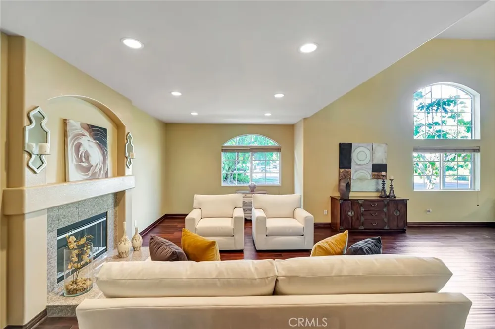 23556 Lull West Hills, CA 91304
