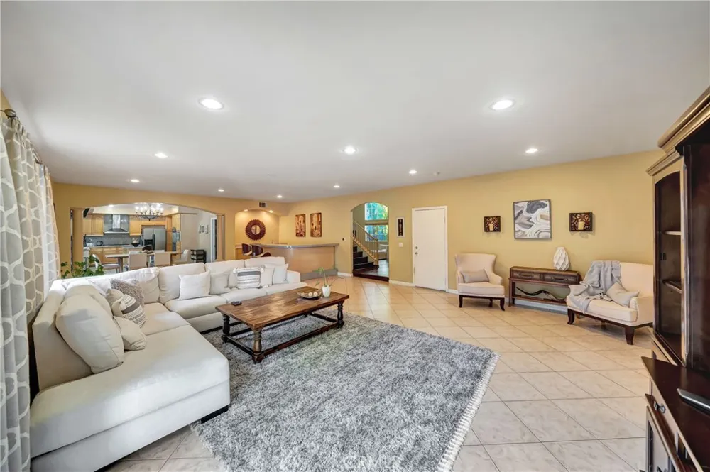 23556 Lull West Hills, CA 91304