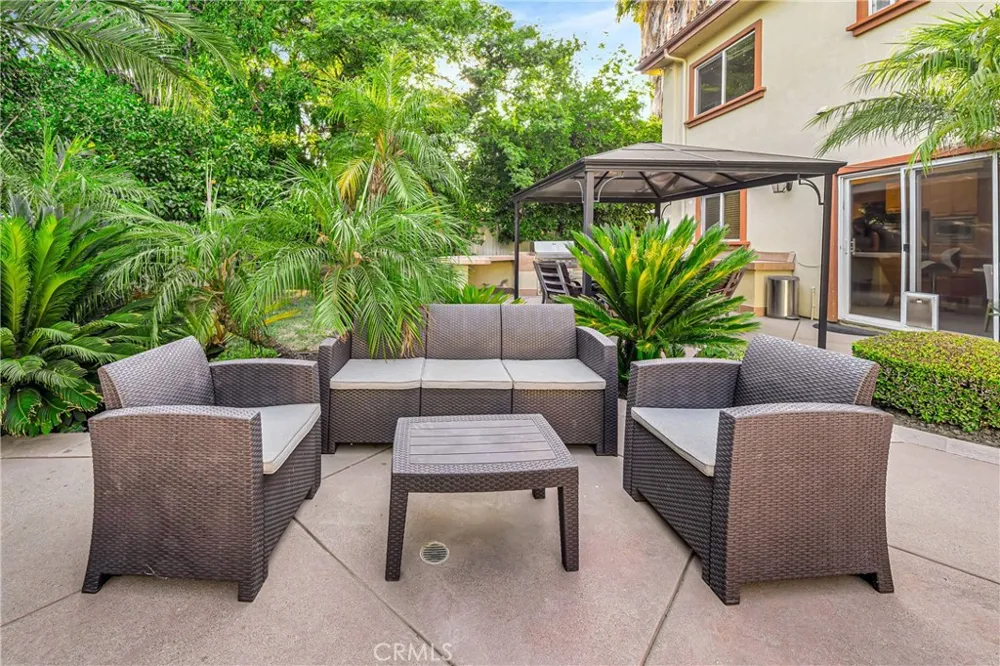 23556 Lull West Hills, CA 91304
