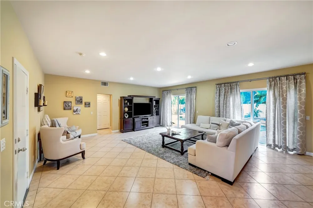 23556 Lull West Hills, CA 91304