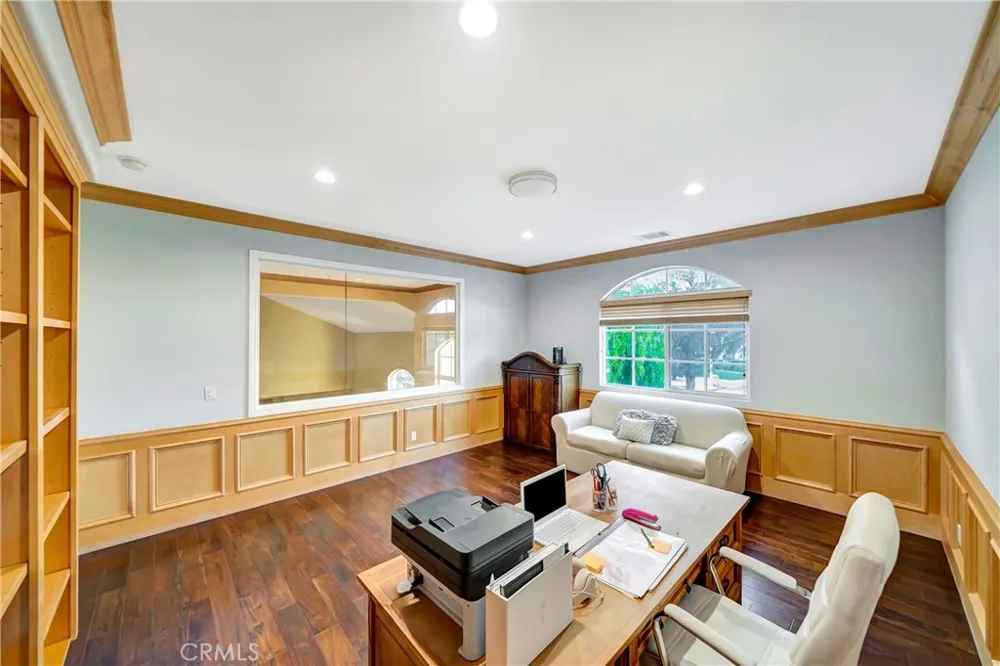 23556 Lull West Hills, CA 91304