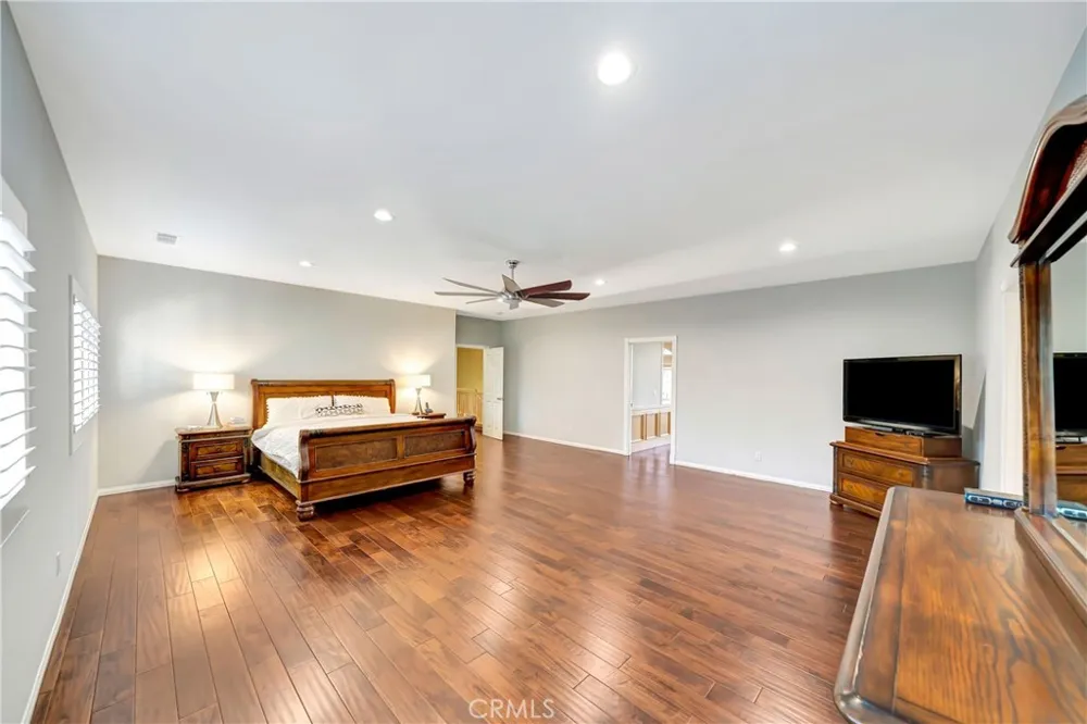 23556 Lull West Hills, CA 91304
