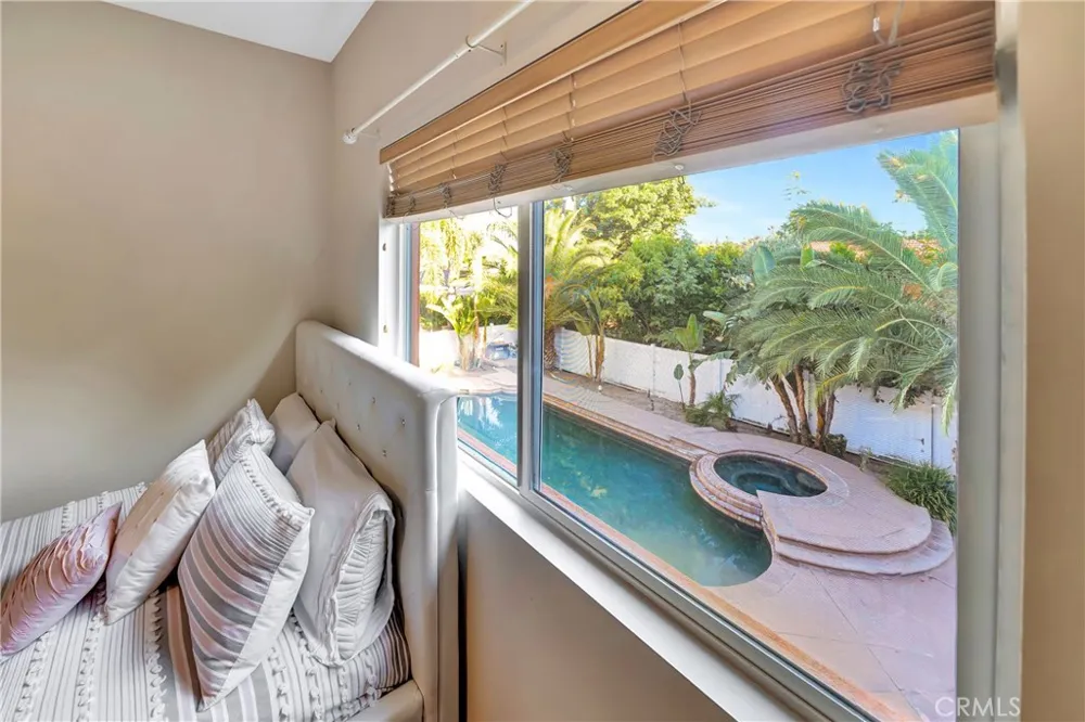 23556 Lull West Hills, CA 91304