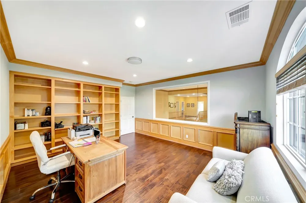 23556 Lull West Hills, CA 91304