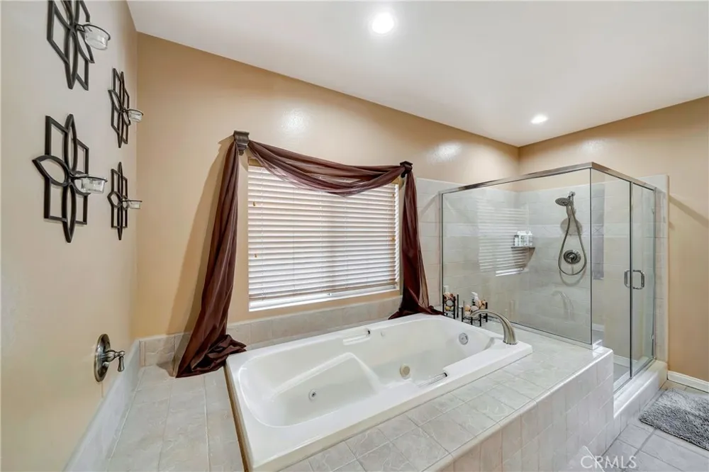 23556 Lull West Hills, CA 91304