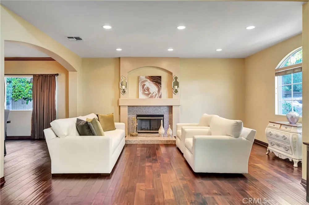 23556 Lull West Hills, CA 91304