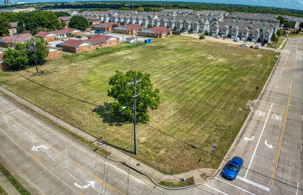 14th Street Midlothian, TX 76065