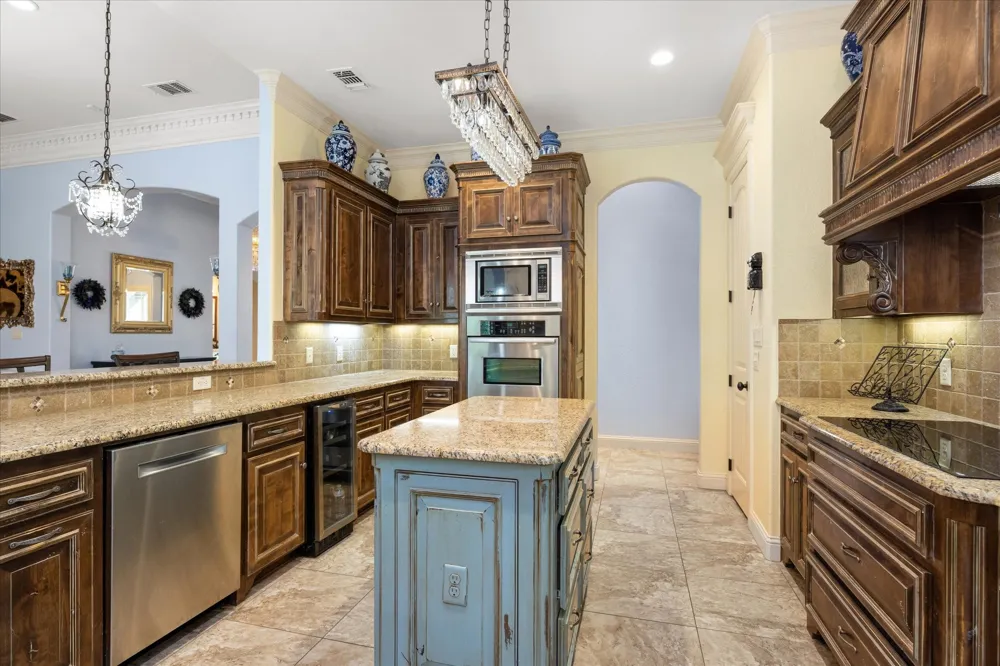 1011 Sunset Bay Court Granbury, TX 76048