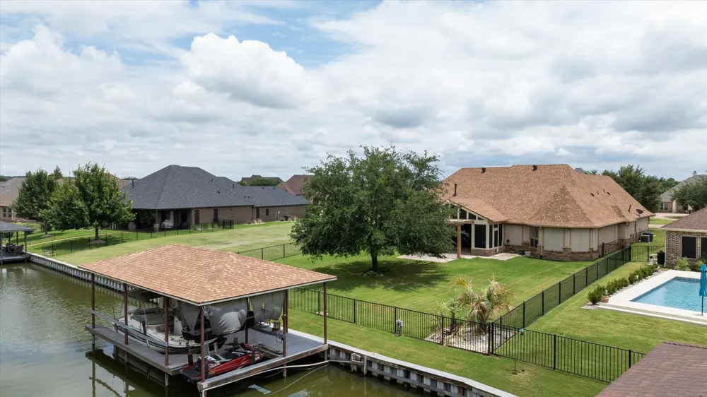 1011 Sunset Bay Court Granbury, TX 76048