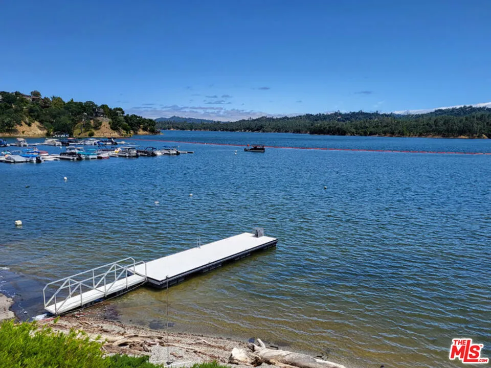 2261 Lariat Loop Bradley, CA 93426