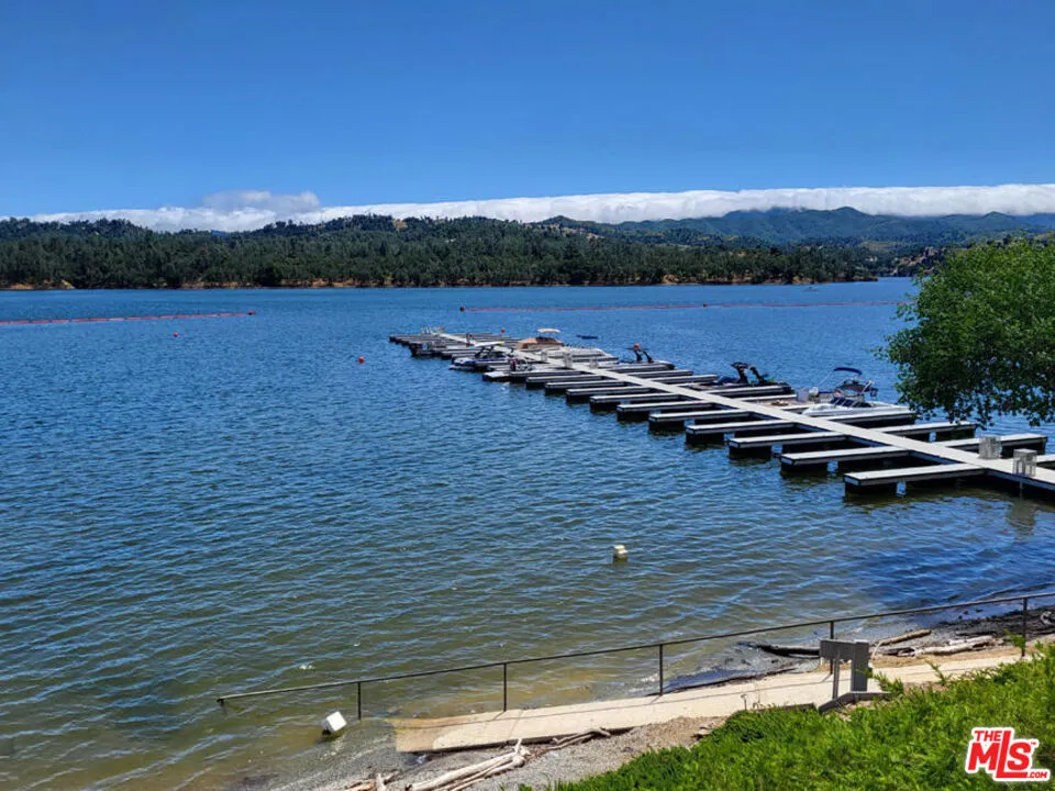 2261 Lariat Loop Bradley, CA 93426